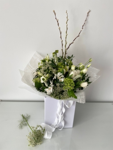 Crispy White Spring Bouquet